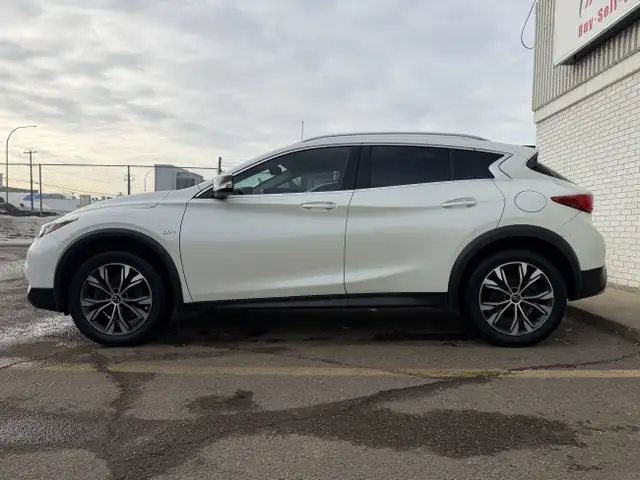 2018 Infiniti QX30 | Clean Carfax | All Wheel Drive | - Photo 5