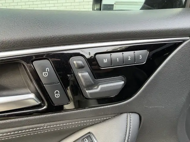 2018 Infiniti QX30 | Clean Carfax | All Wheel Drive | - Photo 11