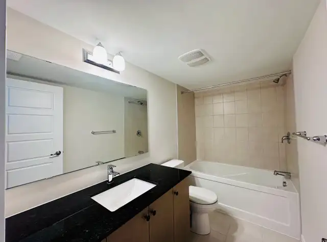 Barrhaven Stonebridge Fenwick Way 3-bedroom townhome for rent - Photo 10