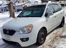 2012 KIA Rondo - Photo 3