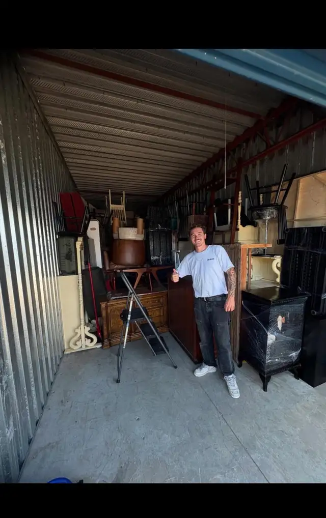 NEED HELP MOVING? GOT JUNK? MOVERS AVAILABLE 7 DAYS A WEEK! - Photo 2