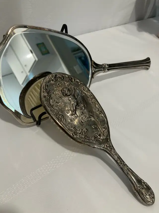 Vintage Mirror and Hairbrush - Photo 2