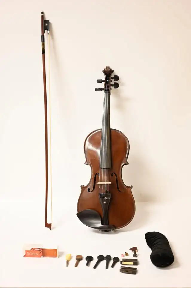 Violin Size 3/4 Trade Mark Made in Japan with Vintage wood Case