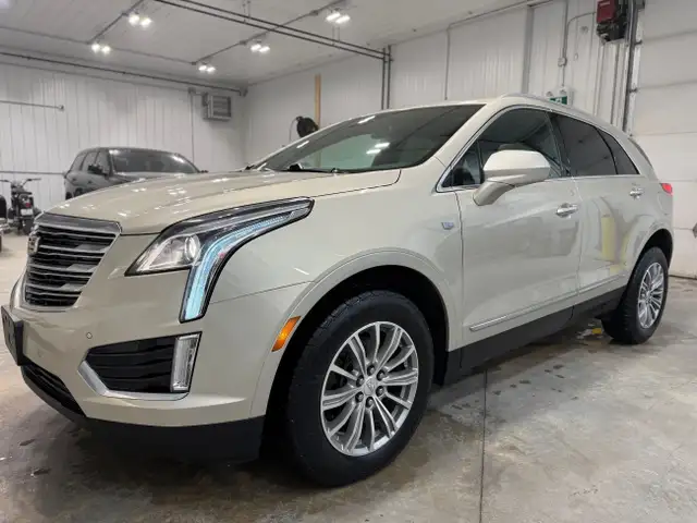 2017 CADILLAC XT5 LUXURY AWD CLEAN TITLE SAFETIED - Photo 2