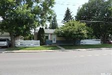 950 Sq feet 3 bedroom Bungalow house for Mar 1st, Avalon Area