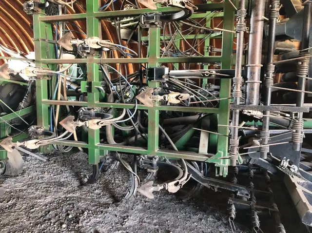 Concord Air Seeder - Photo 5