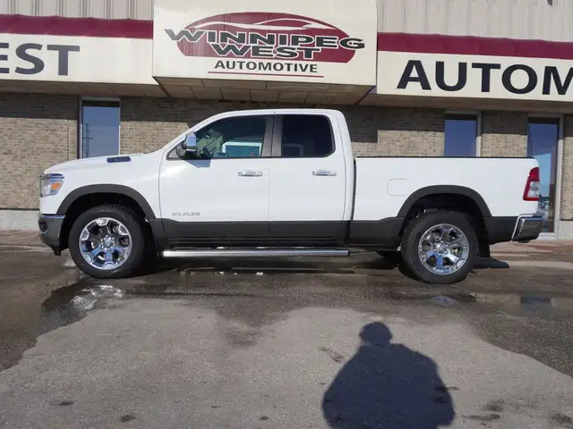 2019 Ram 1500 Big Horn 4x4 Quad Cab 6'4 Box LOADED, VERY CLEAN! - Photo 3