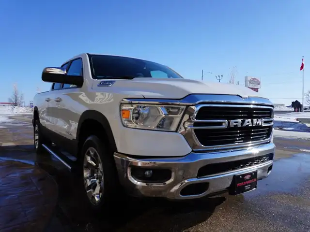 2019 Ram 1500 Big Horn 4x4 Quad Cab 6'4 Box LOADED, VERY CLEAN! - Photo 5