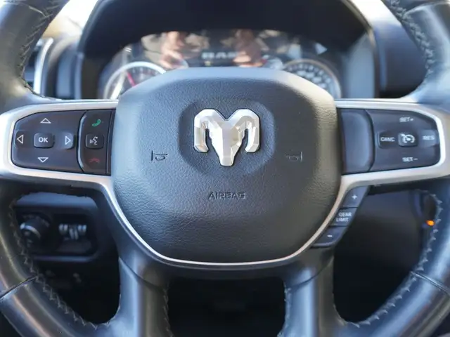 2019 Ram 1500 Big Horn 4x4 Quad Cab 6'4 Box LOADED, VERY CLEAN! - Photo 26