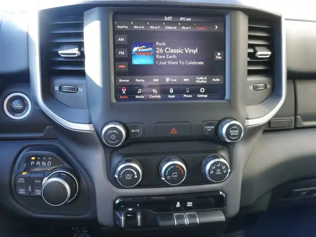 2019 Ram 1500 Big Horn 4x4 Quad Cab 6'4 Box LOADED, VERY CLEAN! - Photo 31