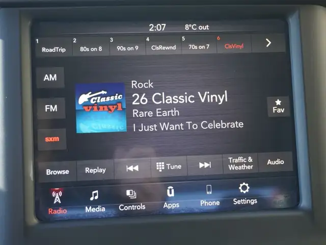 2019 Ram 1500 Big Horn 4x4 Quad Cab 6'4 Box LOADED, VERY CLEAN! - Photo 32