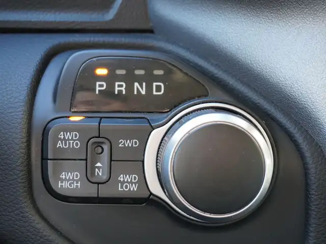 2019 Ram 1500 Big Horn 4x4 Quad Cab 6'4 Box LOADED, VERY CLEAN! - Photo 39