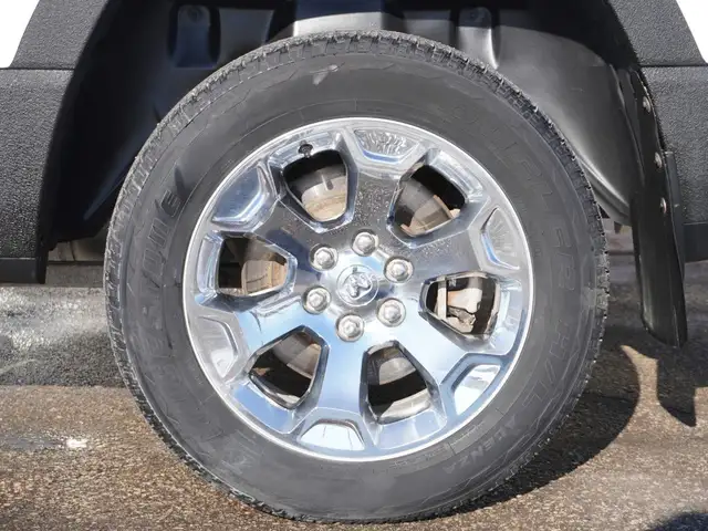 2019 Ram 1500 Big Horn 4x4 Quad Cab 6'4 Box LOADED, VERY CLEAN! - Photo 56