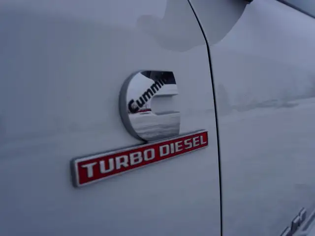 2023 Dodge Ram 2500 BIG HORN CUMMINS LOW KMS VERY CLEAN INSIDE & - Photo 7