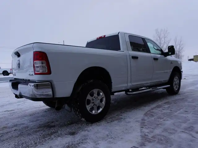 2023 Dodge Ram 2500 BIG HORN CUMMINS LOW KMS VERY CLEAN INSIDE & - Photo 12
