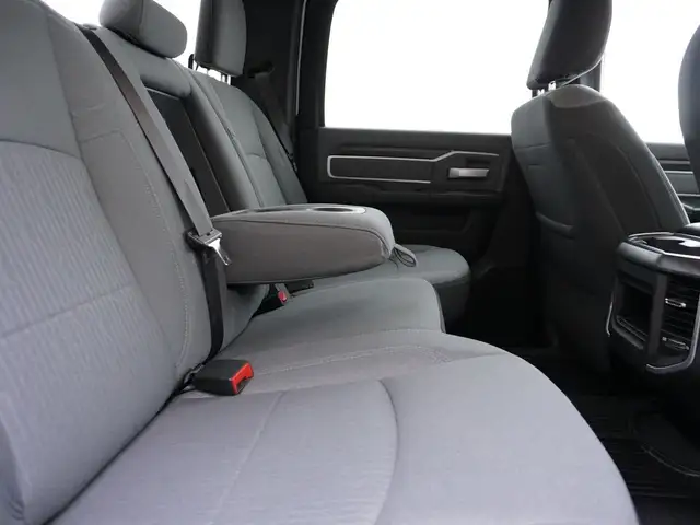 2023 Dodge Ram 2500 BIG HORN CUMMINS LOW KMS VERY CLEAN INSIDE & - Photo 38