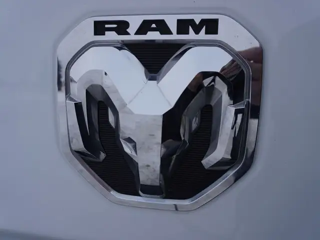 2023 Dodge Ram 2500 BIG HORN CUMMINS LOW KMS VERY CLEAN INSIDE & - Photo 42