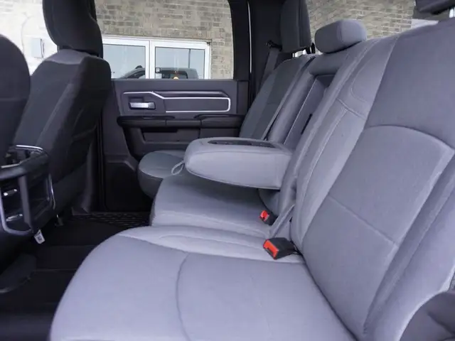 2023 Dodge Ram 2500 BIG HORN CUMMINS LOW KMS VERY CLEAN INSIDE & - Photo 45