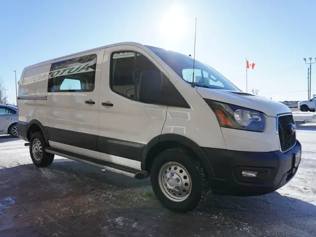 2024 Ford Transit Cargo Van T-250 148 RARE AWD CARGO VAN, LOW KM - Photo 9