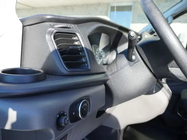 2024 Ford Transit Cargo Van T-250 148 RARE AWD CARGO VAN, LOW KM - Photo 17