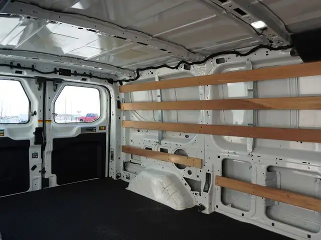 2024 Ford Transit Cargo Van T-250 148 RARE AWD CARGO VAN, LOW KM - Photo 31