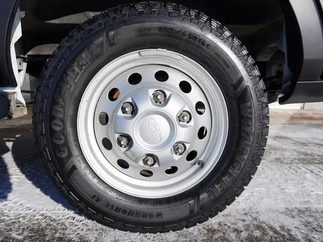 2024 Ford Transit Cargo Van T-250 148 RARE AWD CARGO VAN, LOW KM - Photo 39