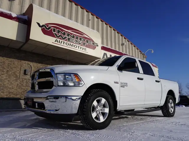 2023 Ram 1500 Classic SLT 4x4 CREW CAB, VERY CLEAN, LOW KMS, LIK - Photo 17