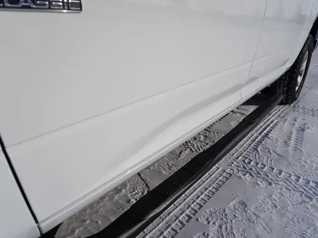 2023 Ram 1500 Classic SLT 4x4 CREW CAB, VERY CLEAN, LOW KMS, LIK - Photo 20