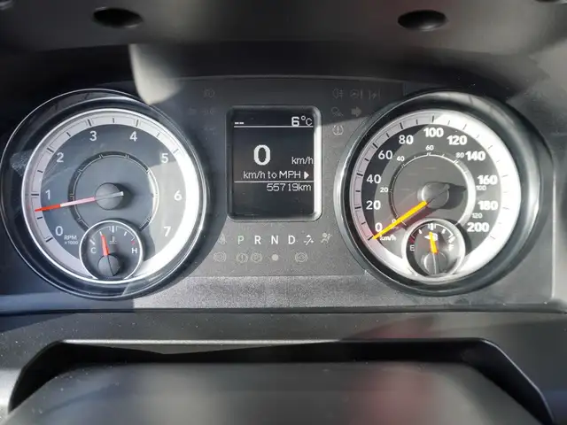 2023 Ram 1500 Classic SLT 4x4 CREW CAB, VERY CLEAN, LOW KMS, LIK - Photo 30