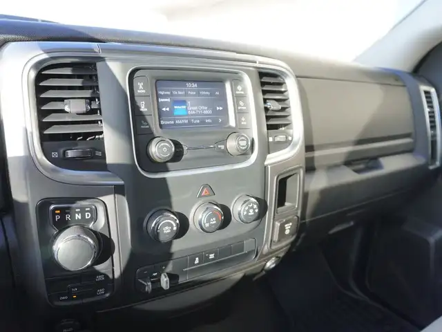 2023 Ram 1500 Classic SLT 4x4 CREW CAB, VERY CLEAN, LOW KMS, LIK - Photo 31