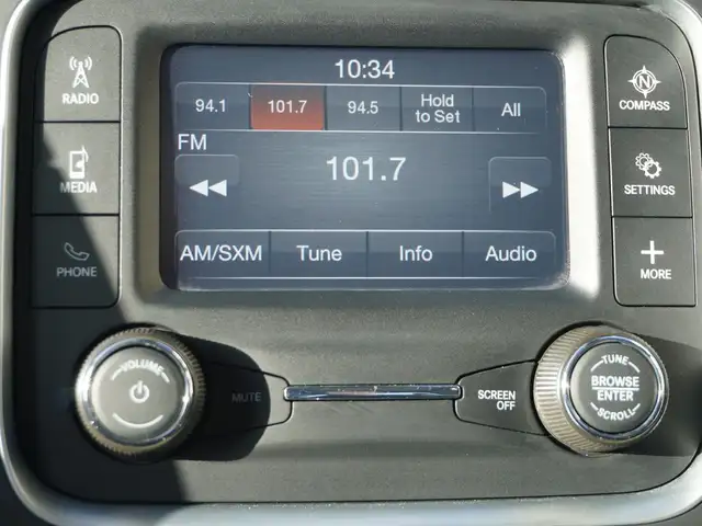 2023 Ram 1500 Classic SLT 4x4 CREW CAB, VERY CLEAN, LOW KMS, LIK - Photo 33