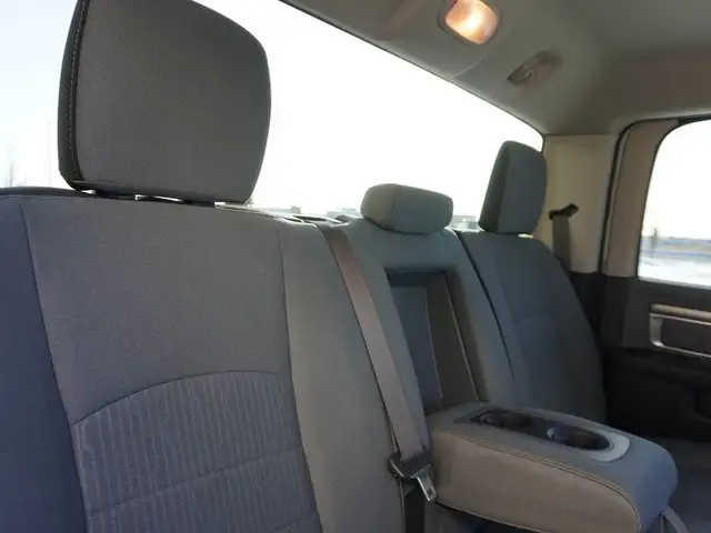 2023 Ram 1500 Classic SLT 4x4 CREW CAB, VERY CLEAN, LOW KMS, LIK - Photo 46