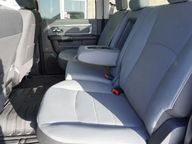 2023 Ram 1500 Classic SLT 4x4 CREW CAB, VERY CLEAN, LOW KMS, LIK - Photo 48