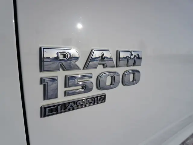 2023 Ram 1500 Classic SLT 4x4 CREW CAB, VERY CLEAN, LOW KMS, LIK - Photo 52