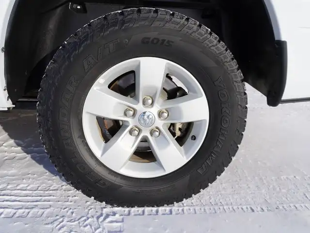 2023 Ram 1500 Classic SLT 4x4 CREW CAB, VERY CLEAN, LOW KMS, LIK - Photo 54