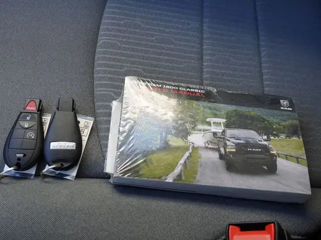 2023 Ram 1500 Classic SLT 4x4 CREW CAB, VERY CLEAN, LOW KMS, LIK - Photo 55