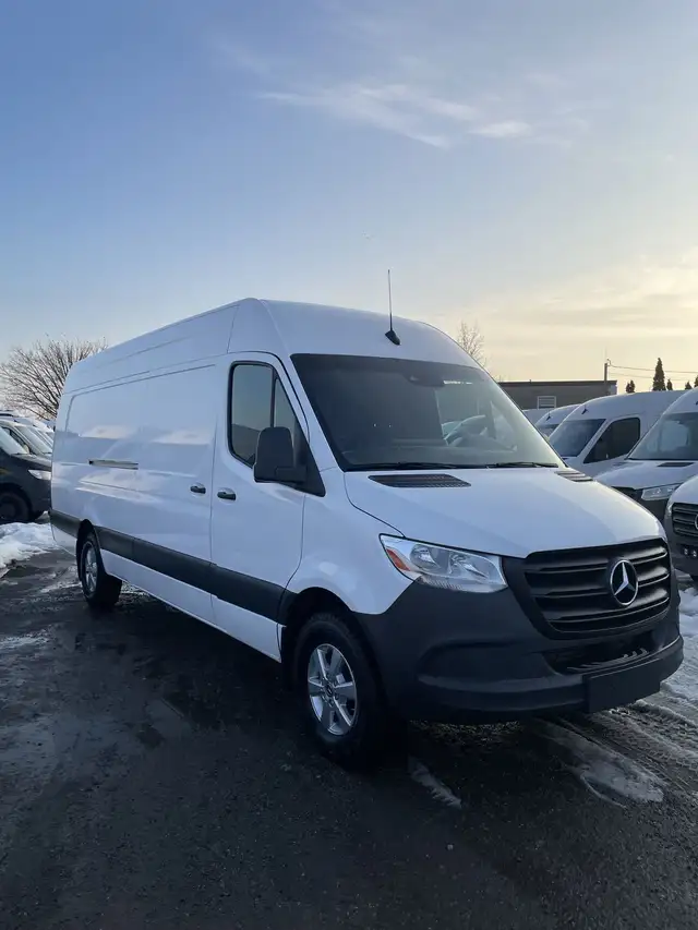 2024 Mercedes-Benz Sprinter - Photo 3
