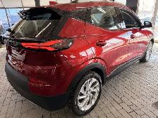 2023 Chevrolet Bolt EUV FWD 4dr LT - Photo 5