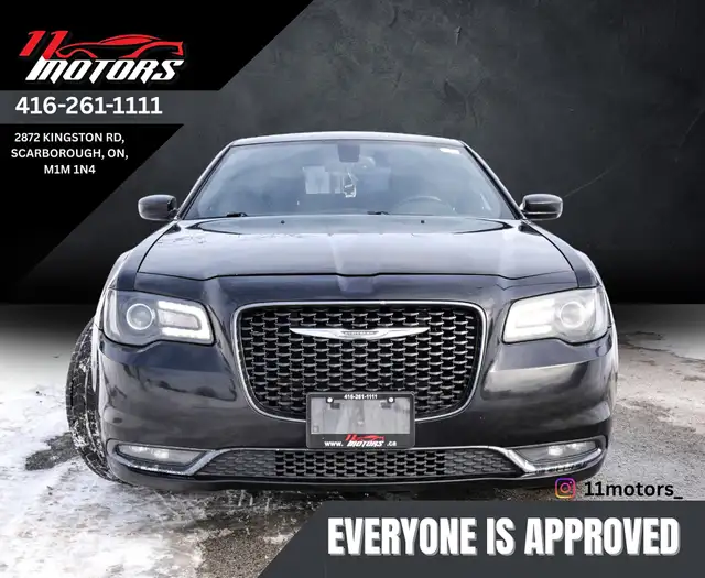 2016 Chrysler 300 4dr Sdn 300S RWD | LOADED | NO ACCIDENTS - Photo 2