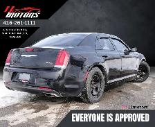 2016 Chrysler 300 4dr Sdn 300S RWD | LOADED | NO ACCIDENTS - Photo 3
