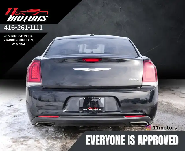 2016 Chrysler 300 4dr Sdn 300S RWD | LOADED | NO ACCIDENTS - Photo 4