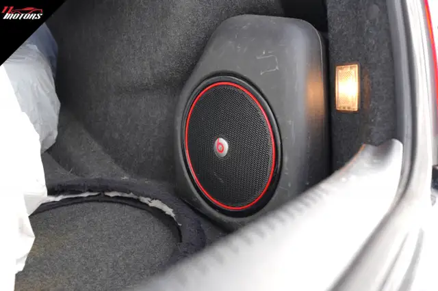 2016 Chrysler 300 4dr Sdn 300S RWD | LOADED | NO ACCIDENTS - Photo 6