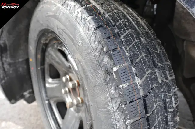 2016 Chrysler 300 4dr Sdn 300S RWD | LOADED | NO ACCIDENTS - Photo 12