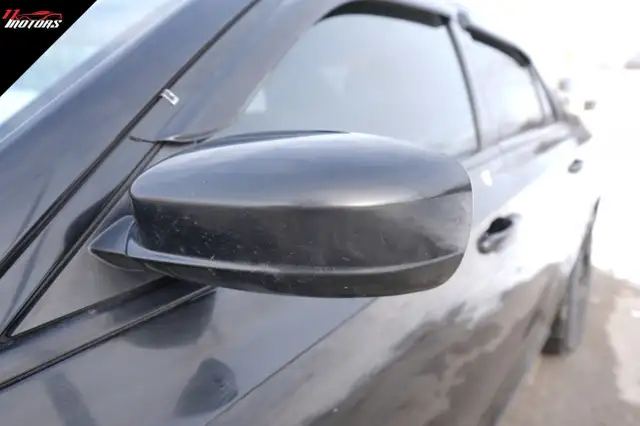 2016 Chrysler 300 4dr Sdn 300S RWD | LOADED | NO ACCIDENTS - Photo 13