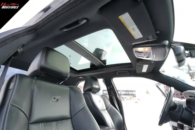 2016 Chrysler 300 4dr Sdn 300S RWD | LOADED | NO ACCIDENTS - Photo 20