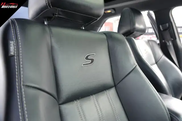 2016 Chrysler 300 4dr Sdn 300S RWD | LOADED | NO ACCIDENTS - Photo 21
