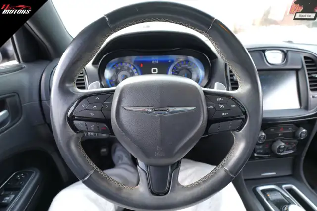 2016 Chrysler 300 4dr Sdn 300S RWD | LOADED | NO ACCIDENTS - Photo 22
