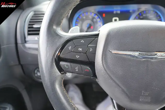 2016 Chrysler 300 4dr Sdn 300S RWD | LOADED | NO ACCIDENTS - Photo 24