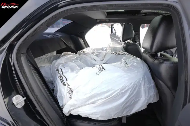 2016 Chrysler 300 4dr Sdn 300S RWD | LOADED | NO ACCIDENTS - Photo 31