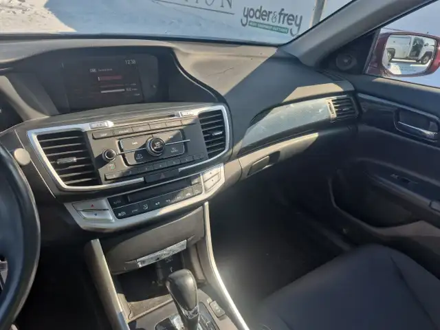 2015 Honda Accord - Photo 16